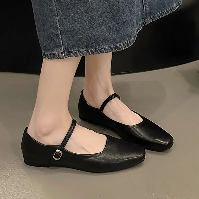 Women Flats French Square Toe  - Leatherwork In French บทวิจารณ์และราคา